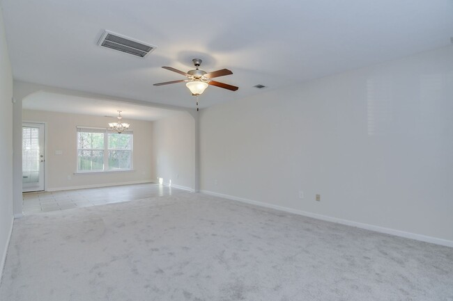 Building Photo - 3 Bedroom 2 Bath - Grovetown