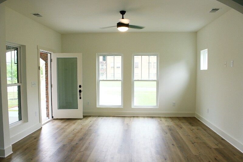 Building Photo - 1013 Dodson St