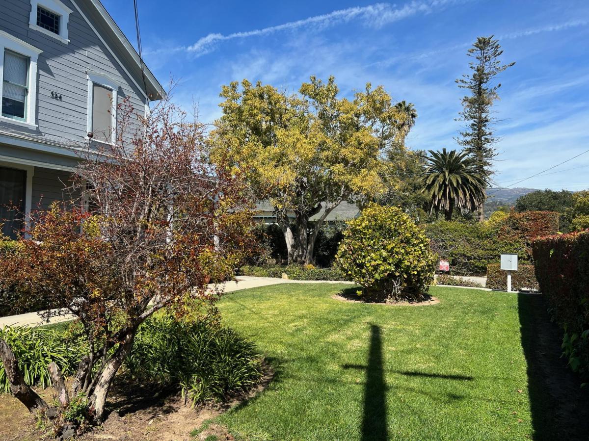 Building Photo - 324 W Arrellaga St