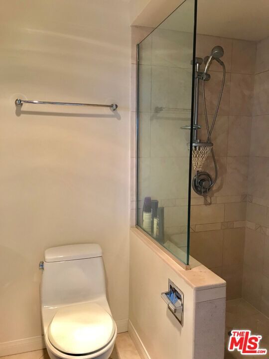 Building Photo - 4267 Marina City Dr