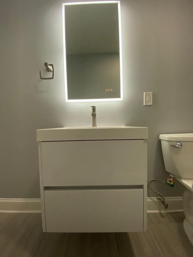 Building Photo - 378 Orchard St