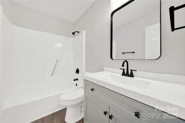 Building Photo - Fully Remodeled | 2BR/1.5BA Condo | Willowbrook