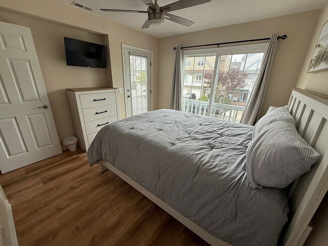 Building Photo - This newly renovated south side Ventnor, NJ beach house is available for rent