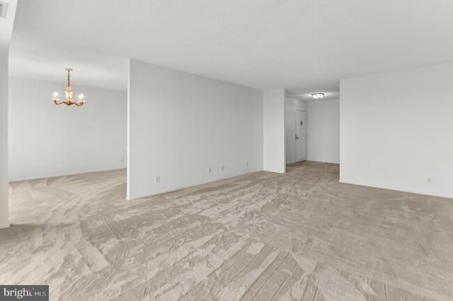 Building Photo - 5903 Mt Eagle Dr