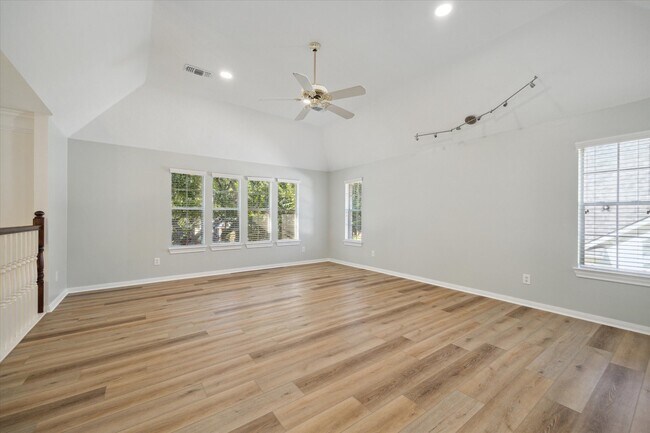 Building Photo - 30 Watermill Pl