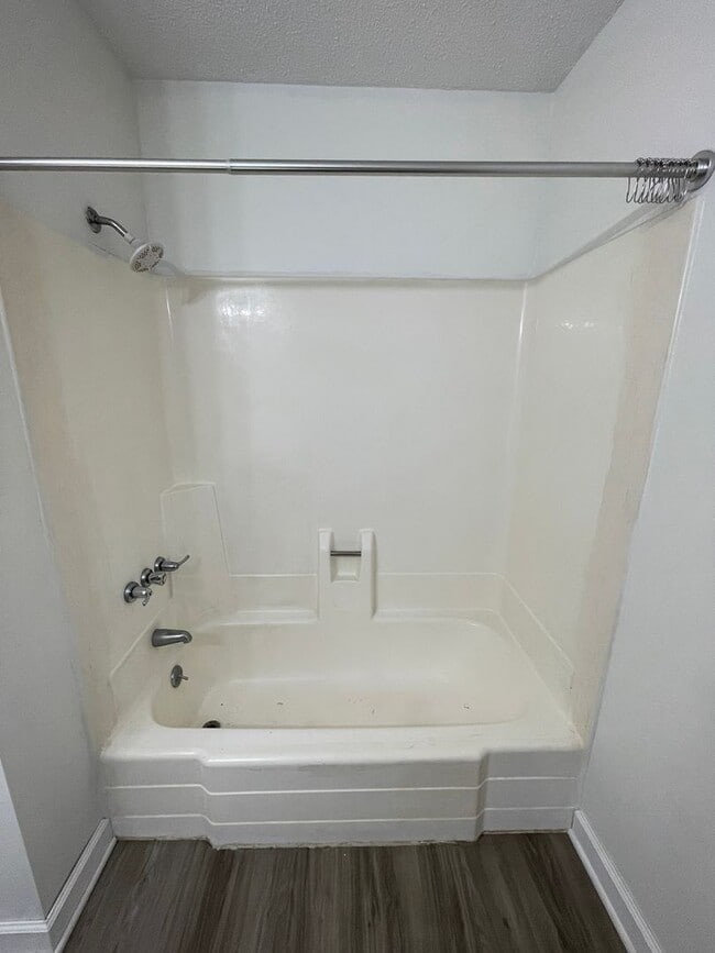 Building Photo - Fantastic location near downtown Pittsboro for this 2br duplex !