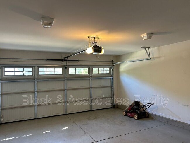 Building Photo - 5147 Fiddlers Run Dr