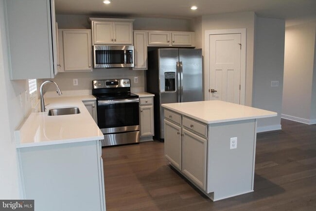 Building Photo - 8946 Penrith Dr