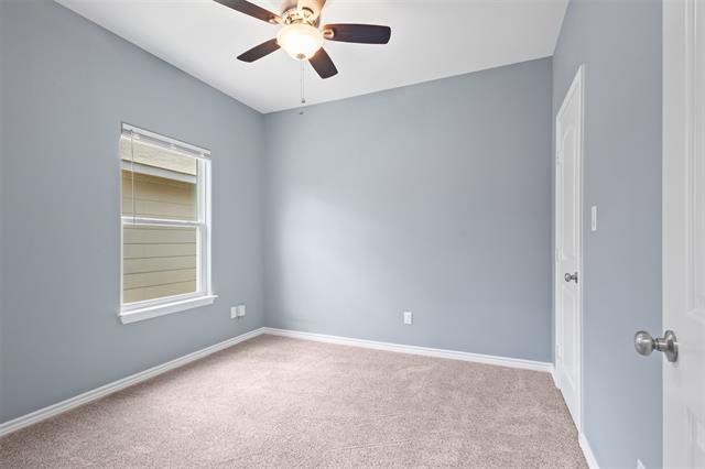 Building Photo - 652 River Garden Dr