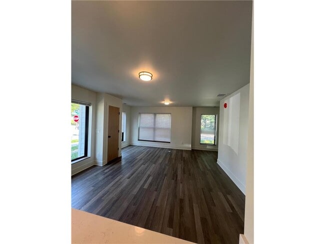 Building Photo - 131 W 46th St