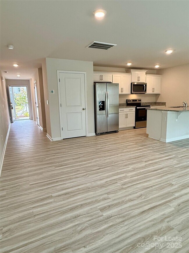 Building Photo - 5141 Hyrule Dr