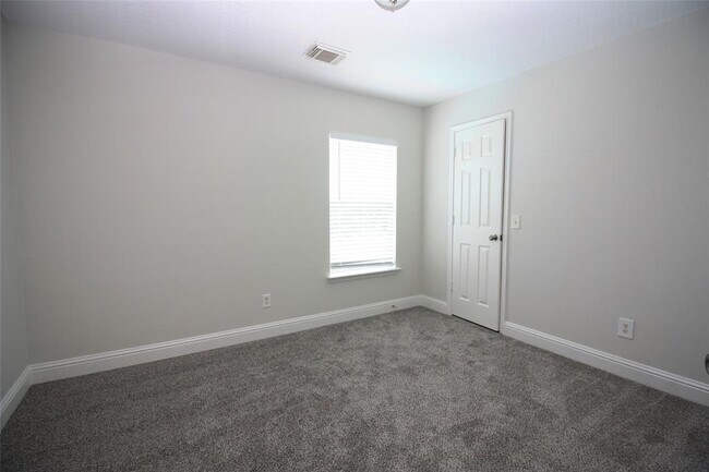 Building Photo - 5503 Medallion Pointe Ct