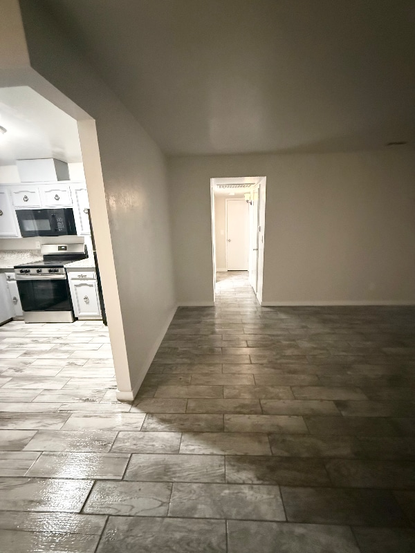 Building Photo - 7089 N Howard St