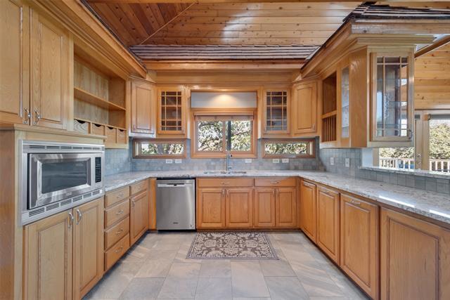 Building Photo - 3733 Oakwood Dr