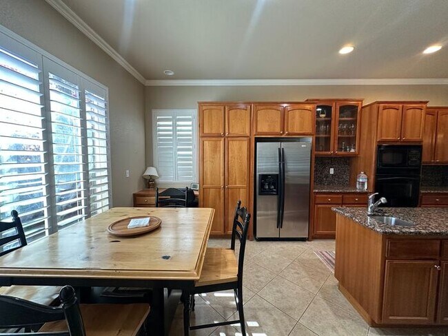 Building Photo - MOVE-IN SPECIAL! GET TWO WEEKS FREE WHEN YOU MOVE IN BEFORE THE END OF DECEMBER!