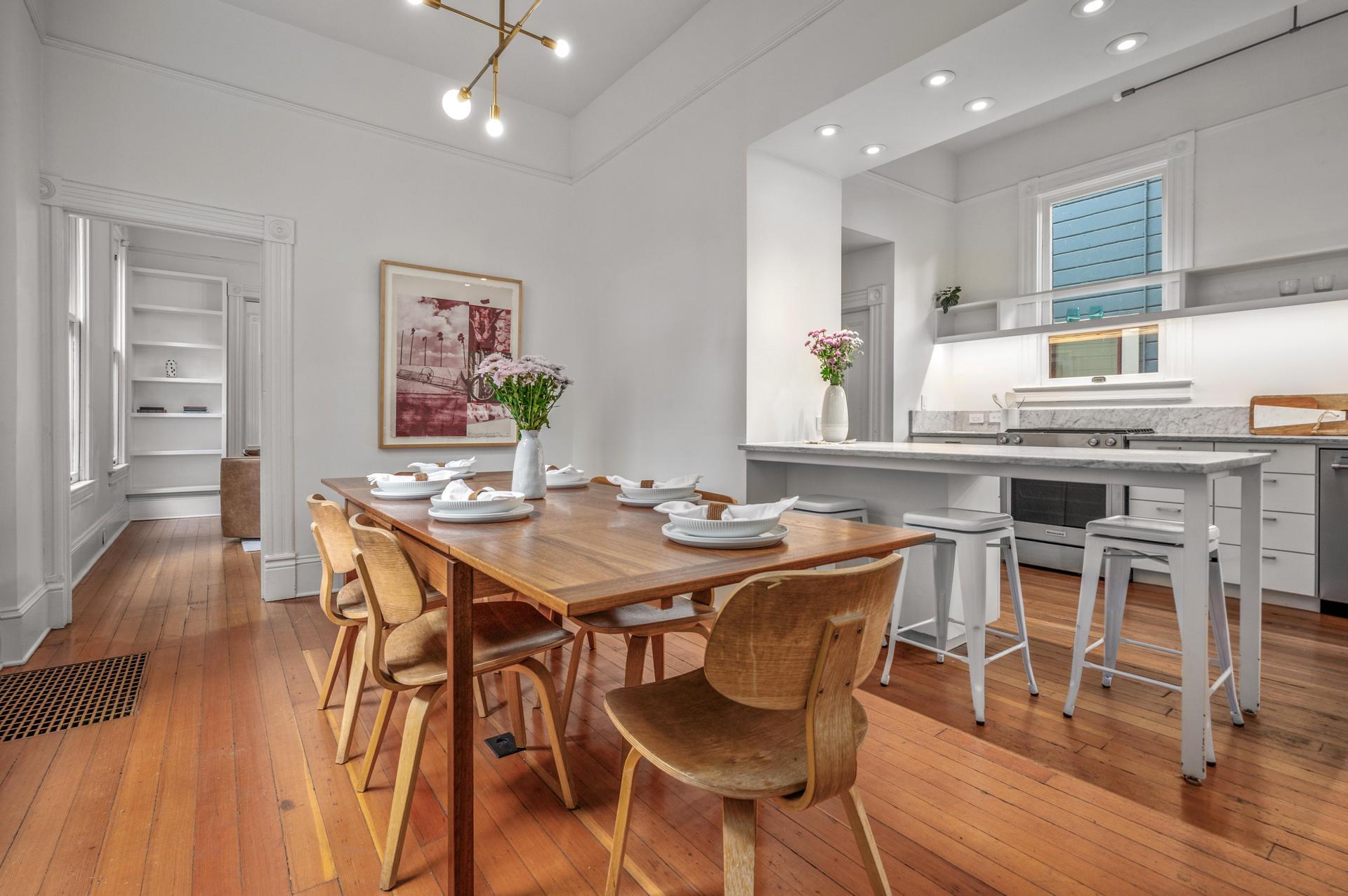 Building Photo - 1720 NW Hoyt St