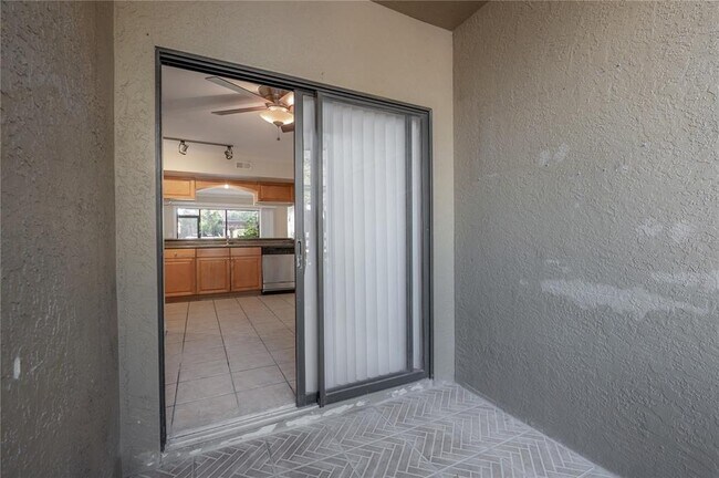 Building Photo - 12261 Sailwinds Dr