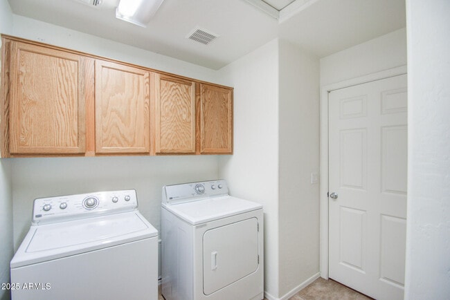 Building Photo - 2586 W Bartlett Way