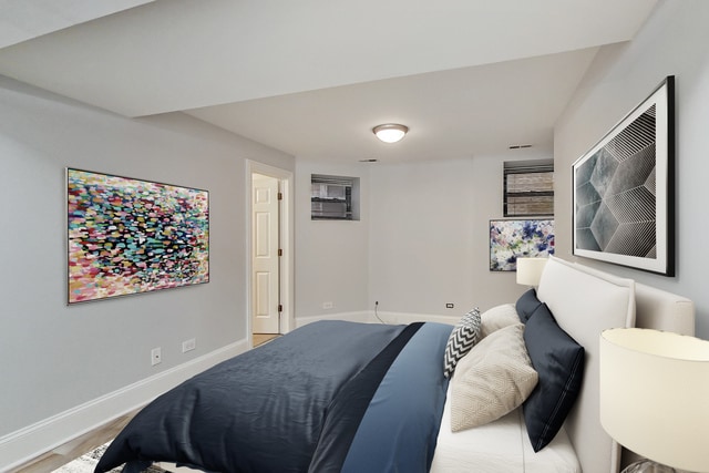 Building Photo - 320 W Evergreen Ave