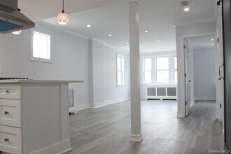 Building Photo - 451 Warburton Ave