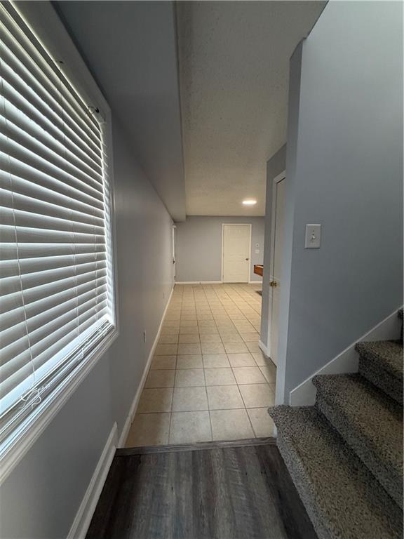 Building Photo - 3336 Camelot Dr NE