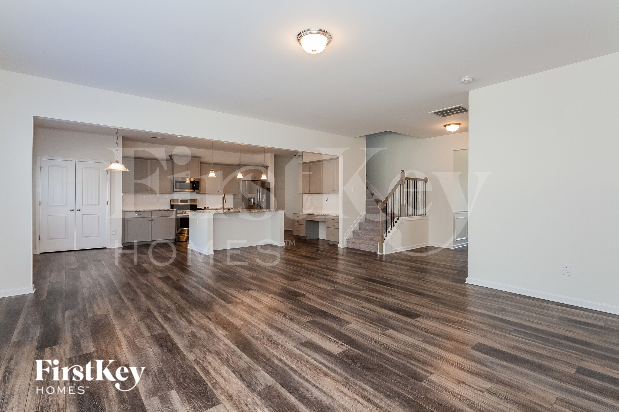 Building Photo - 5521 Begonia St