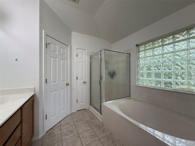 Building Photo - 14309 Mowsbury Dr