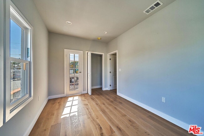 Building Photo - 1226 Meadowbrook Ave