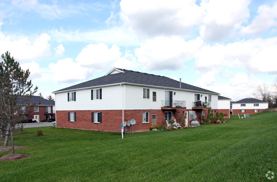 Side - Hickory Hill Estates