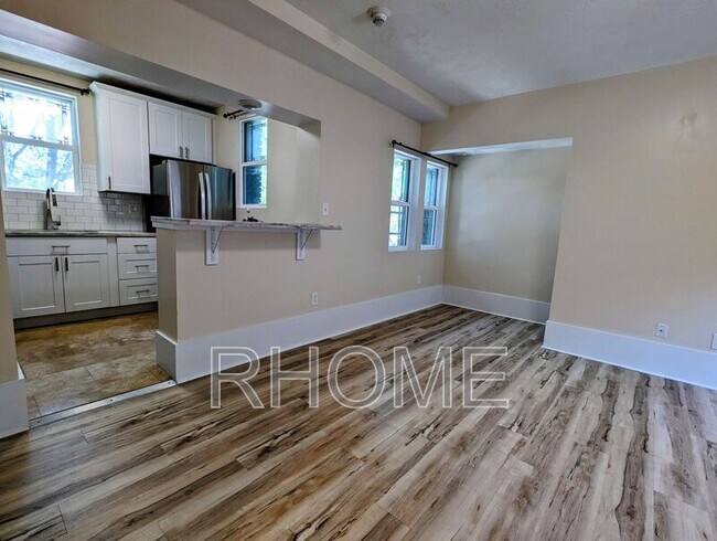 Building Photo - 86 B St E