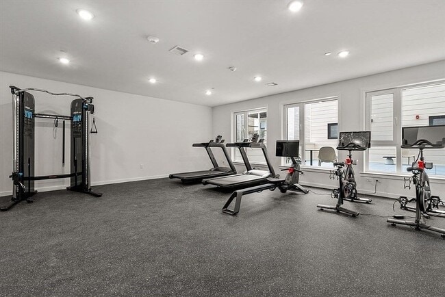 Building Photo - 267 Old Colony Ave