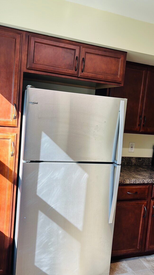 Building Photo - 2 Wimbledon Ln