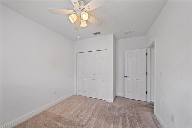 Building Photo - Beautiful Annual 4 Bedroom 2 Bath Single F...