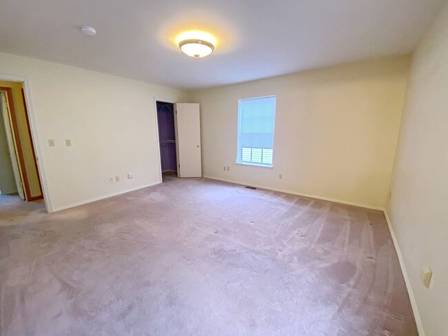 Building Photo - 29411 Petunia Dr