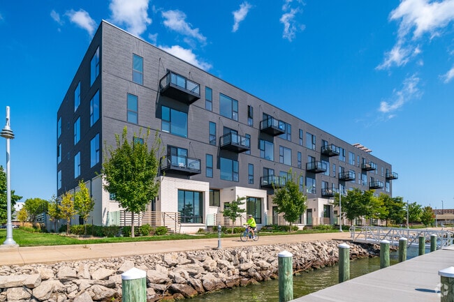 Waterfront Exterior - Mackson Corners Waterfront