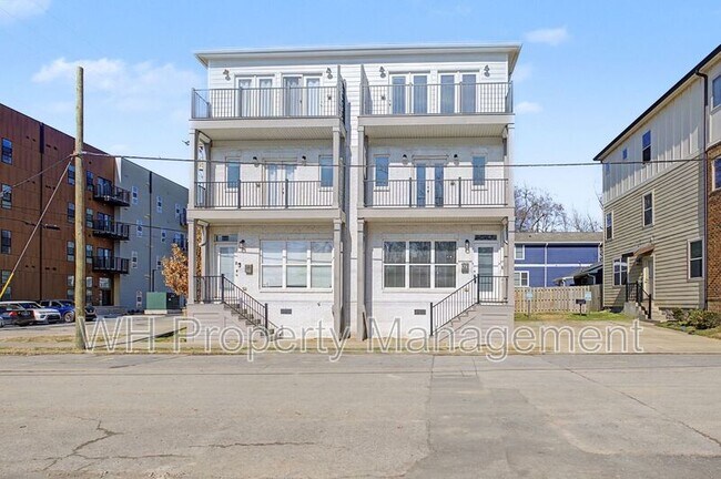 Building Photo - 123 Berry St