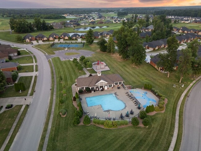 Building Photo - Luxury Living on the Course – For Rent