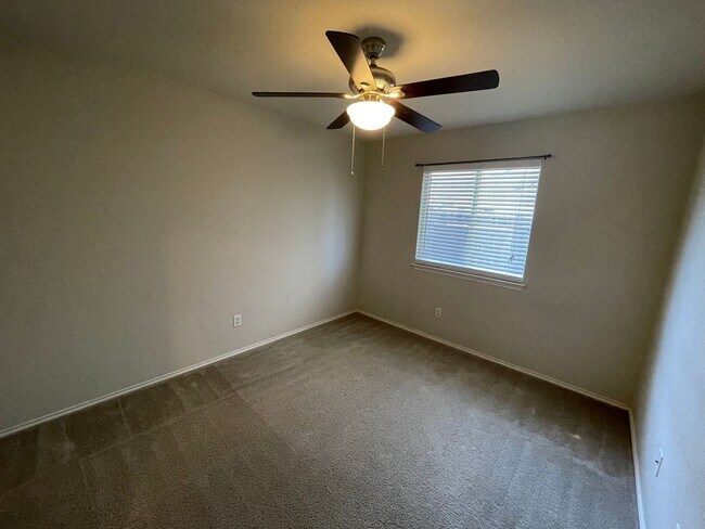 Building Photo - 3-Bedroom House for Rent in Killeen, TX