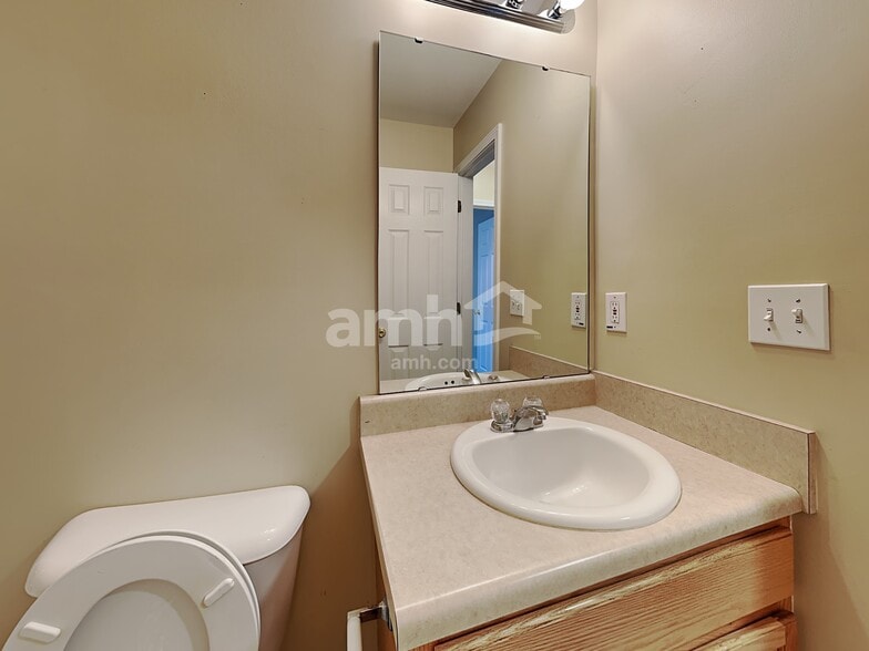 Building Photo - 412 Peach Grove Pl