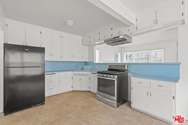 Building Photo - 11813 Gateway Blvd