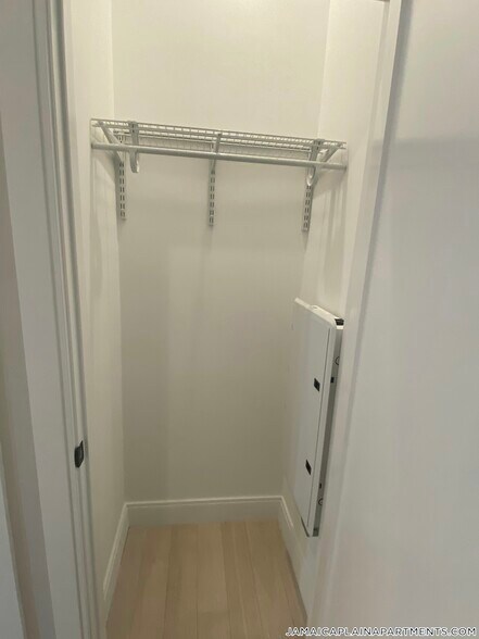 Building Photo - 197 Green St