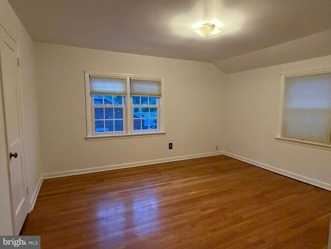 Building Photo - 114 Alders Dr