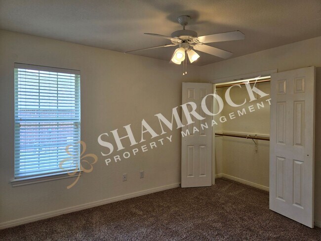 Building Photo - Surrey Ridge Duplex