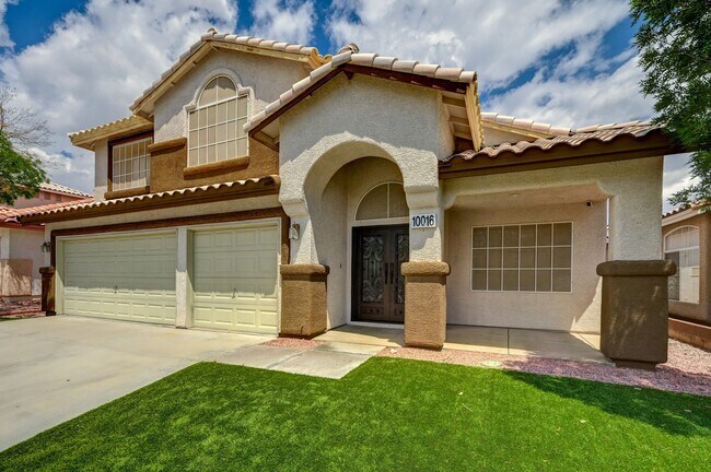 Building Photo - Spacious 5-Bedroom Retreat with Dual Firep...