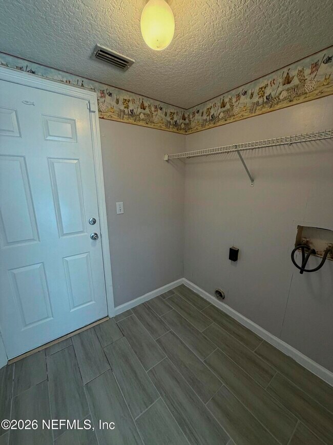 Building Photo - 10753 Long Cove Ct