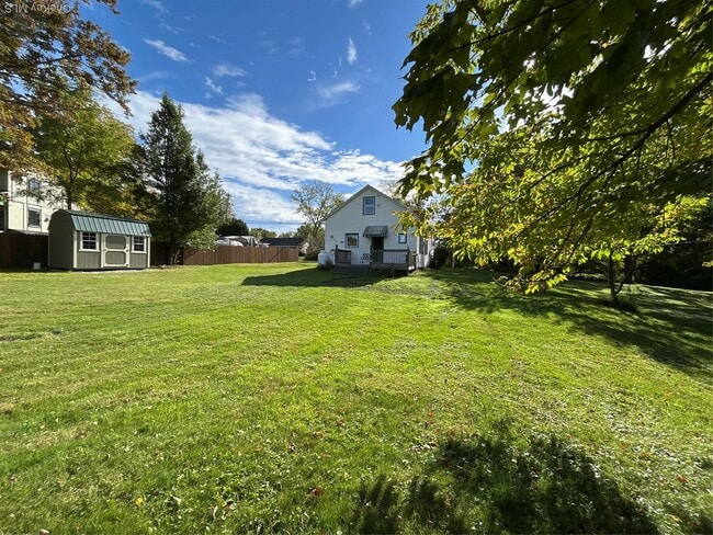 Building Photo - 135 Rudd Pond Rd