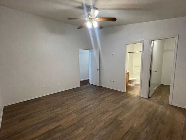 Building Photo - Beautiful 3 bedroom 2 bath home.