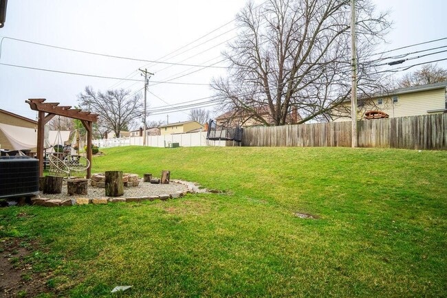 Building Photo - 39 Groton Dr