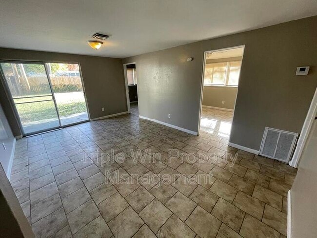 Building Photo - 410 Ridge Dr
