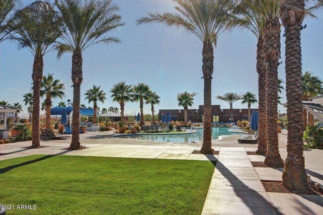 Building Photo - 21051 W Wycliff Dr